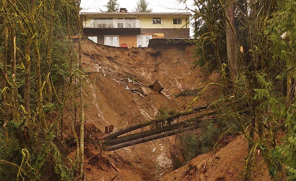 Aftermath of a deadly debris flow in the Riverside Drive area of North Vancouver in January, 2005. Source: The Province (2005), used with permission.